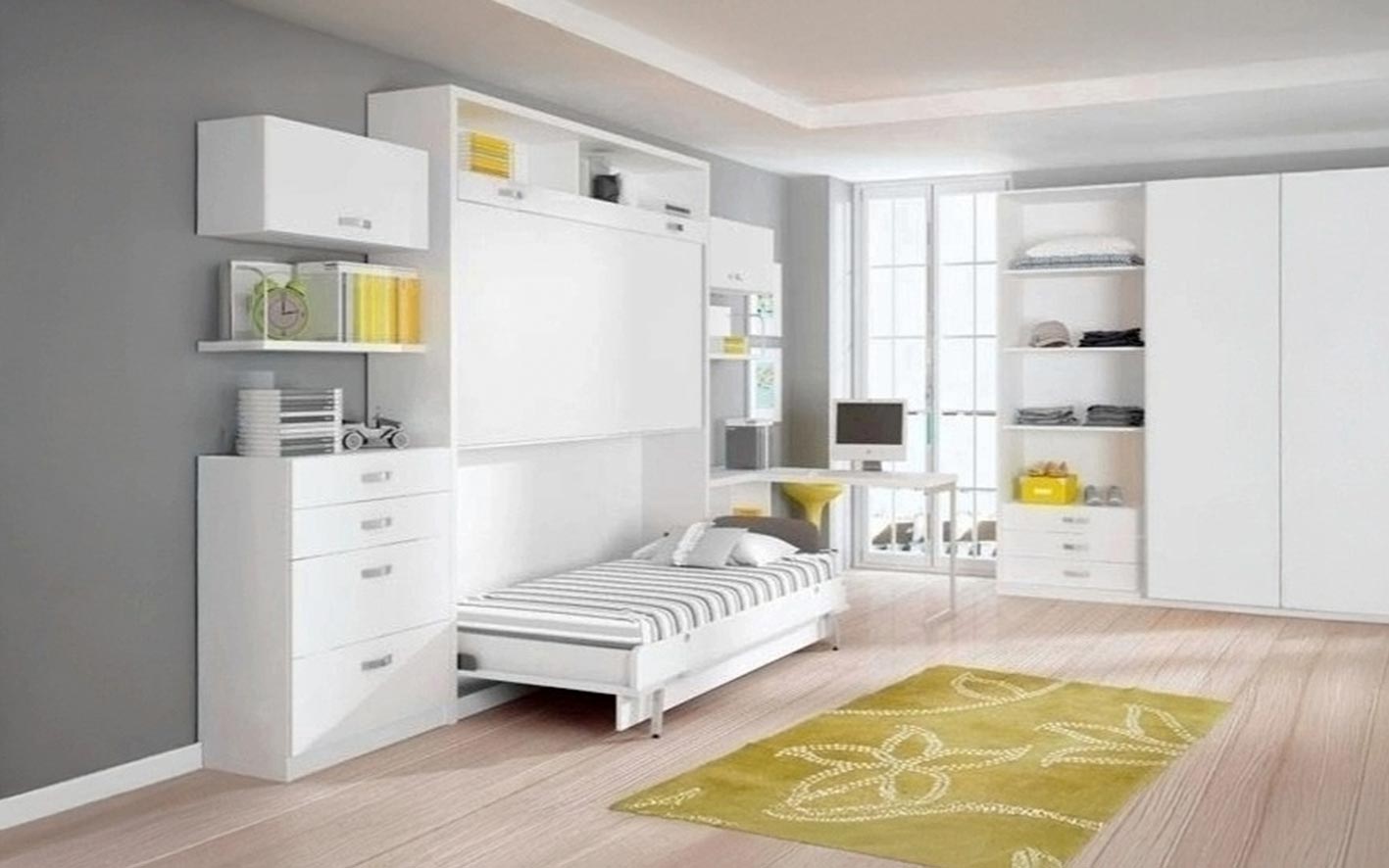 Litera abatible horizontal discreta con escaleras integradas.