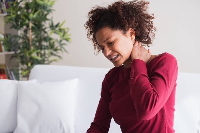 ¡Cuidado con la calidad del sofá cama! Podría causarte tortícolis