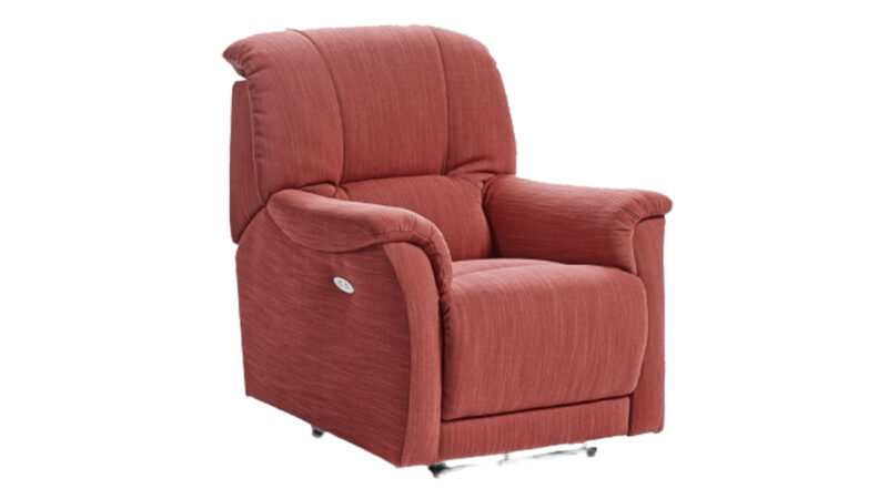 sillón reclinable mullido con respaldo envolvente y sistema pared cero