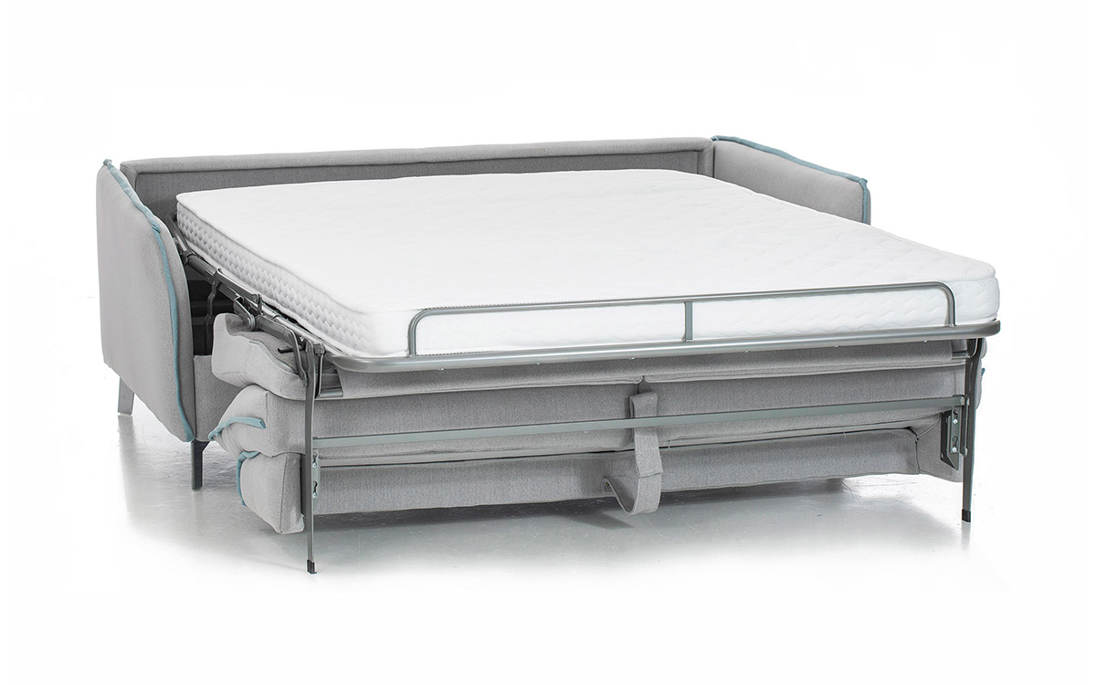 Sofá cama moderno con patas metálicas, colchón HR de 140x200 cm, fácil apertura y opción de colchón viscoelástico, diseño personalizable con tapicerías a elección. Diseño abierto.