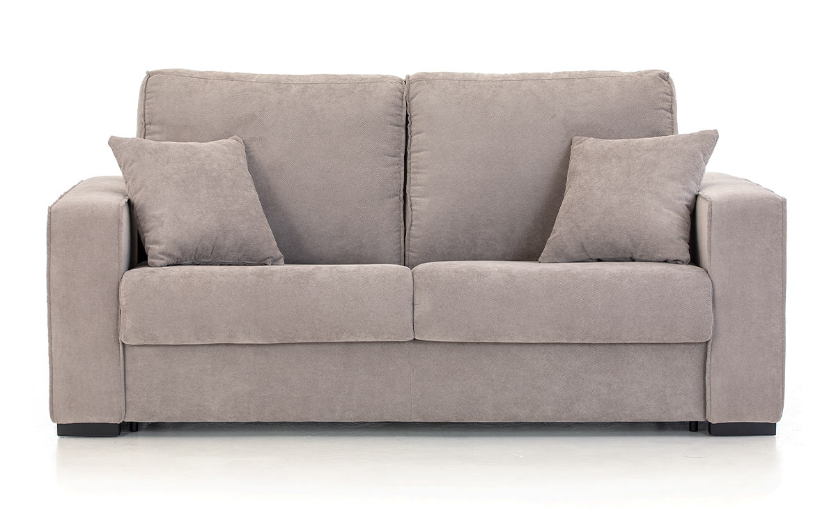 Sofá cama sencillo y estiloso de 140x190 con colchón HR de alta densidad, apertura fácil sin mover cojines, opción de colchón viscoelástico y gran confort para un descanso óptimo. Diseño frontal.