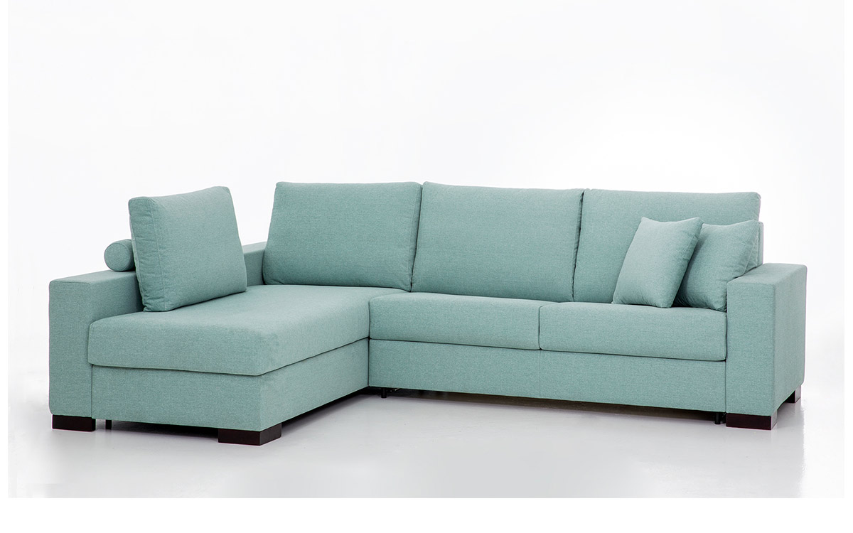 Sofá cama con chaise longue y tercera cama independiente, ideal para tres personas, con almacenaje y colchón confortable. Diseño con perspectiva.