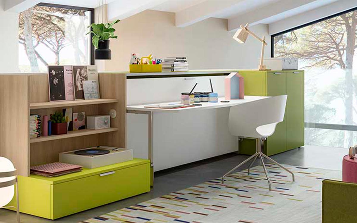 Cama abatible individual con escritorio frontal, diseño funcional y modular.