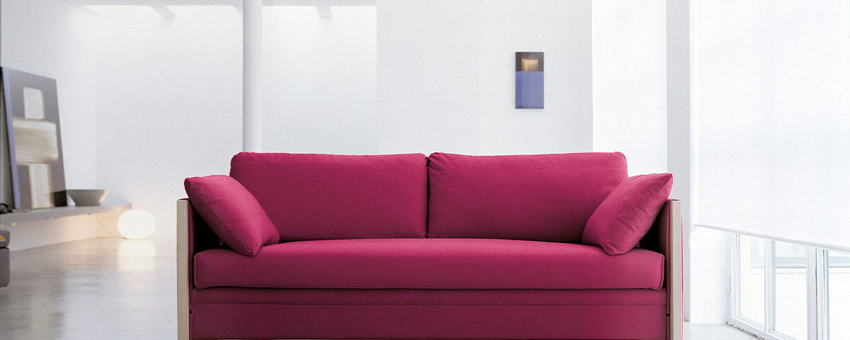 Cómodo sofá cama litera, diseño elegante y funcional con escaleras integradas.